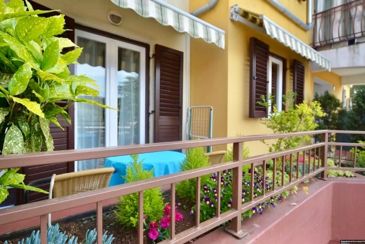 Apartment Dana Rovinj Exterior photo